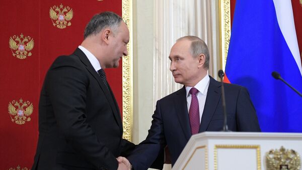 Встреча президента РФ Владимира Путина с президентом Молдовы Игорем Додоном в Кремле - Sputnik Латвия