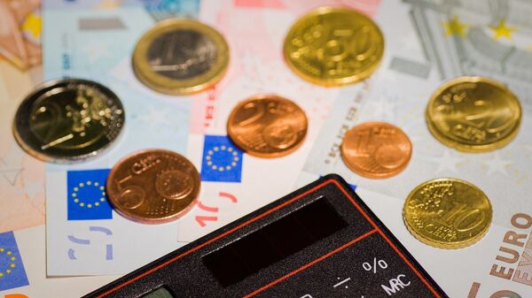 Евро и калькулятор - Sputnik Латвия