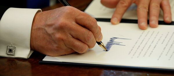 Tramps atbrīvojis no amata ASV ģenerālprokurora vietas izpildītāju - Sputnik Latvija