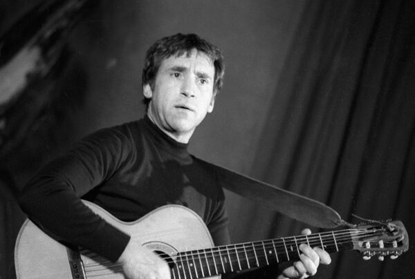 Прощание с легендой: как проходили похороны Высоцкого в дни Олимпиады - Sputnik Латвия