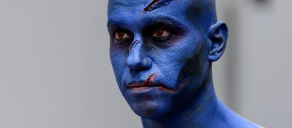 Загримированный мужчина - Sputnik Латвия