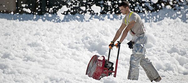 Уборка снега снегоочистителем - Sputnik Латвия