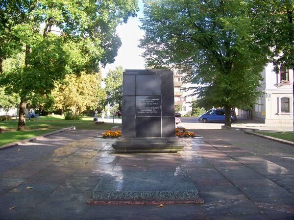 Памятник советским воинам в Шяуляе - Sputnik Латвия