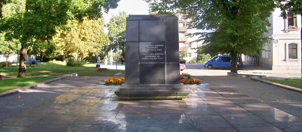 Памятник советским воинам в Шяуляе Памятник советским воинам в Шяуляе - Sputnik Latvija