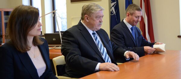 Посол РФ в Латвии Евгений Лукьянов встретился с министром иностранных дел Эдгарсом Ринкевичем Посол РФ в Латвии Евгений Лукьянов встретился с министром иностранных дел Эдгарсом Ринкевичем - Sputnik Latvija