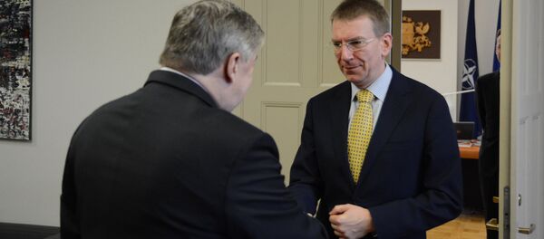 Министр иностранных дел Эдгарс Ринкевичс встретился с назначенным послом России в Латвии Евгением Лукьяновым - Sputnik Латвия