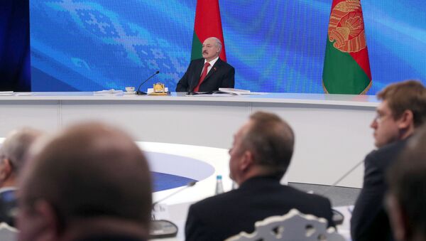 Президент Белоруссии Александр Лукашенко на пресс-конференции в Минске - Sputnik Латвия