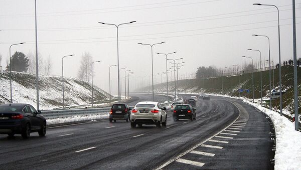 Automašīnas uz ceļa - Sputnik Latvija