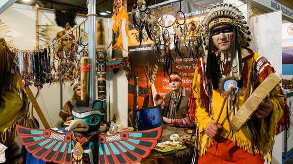 Индейская деревня недалеко от литовской Клайпеды предлагает погрузиться в уникальную атмосферу быта коренного населения Северной Америки - Sputnik Латвия