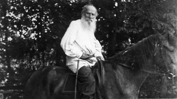 Лев Толстой в Ясной Поляне, 1891 год - Sputnik Латвия