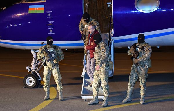 Блогер Александр Лапшин экстрадирован в Азербайджан - Sputnik Латвия