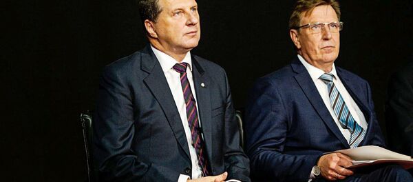 Latvijas prezidents Raimonds Vējonis un premjers Māris Kučinskis Latvijas prezidents Raimonds Vējonis un premjers Māris Kučinskis - Sputnik Latvija