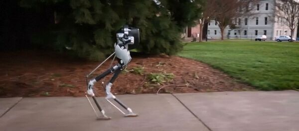 Шагающий робот из Орегона - Sputnik Латвия