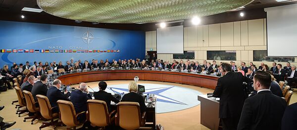 Министры обороны стран НАТО на встрече в штаб-квартире НАТО в Брюсселе - Sputnik Латвия