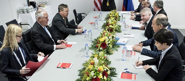 Krievijas ārlietu ministra Sergeja Lavrova un ASV valsts sekretāra Reksa Tilersona tikšanās Krievijas ārlietu ministra Sergeja Lavrova un ASV valsts sekretāra Reksa Tilersona tikšanās - Sputnik Latvija