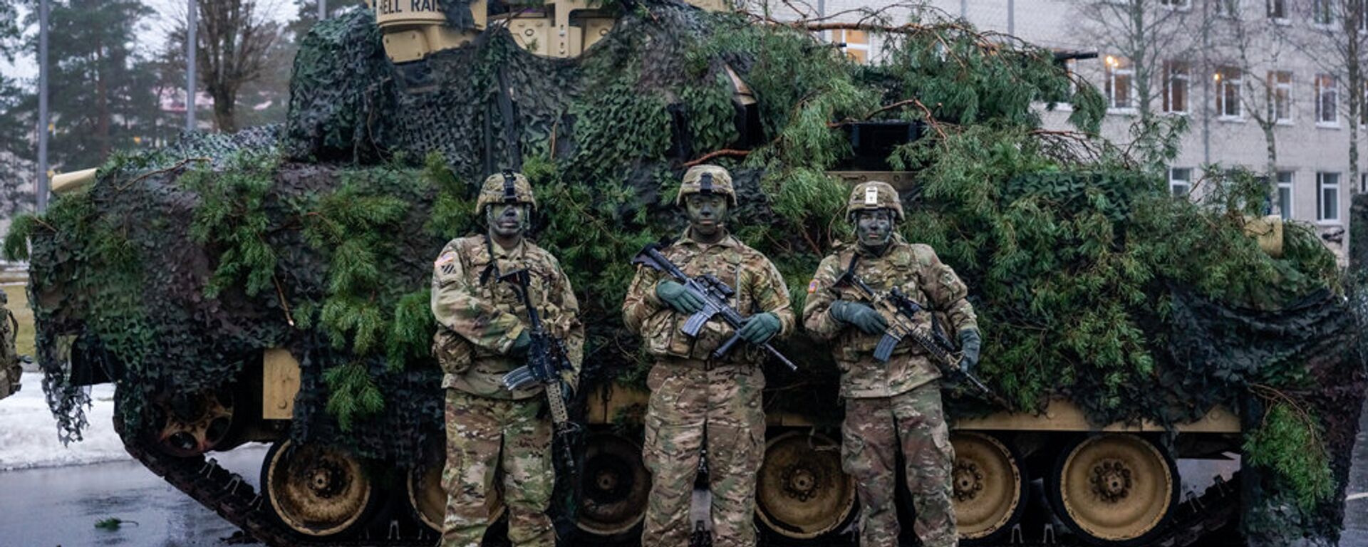 Экипаж десантной машины M2 Bradley - Sputnik Латвия, 1920, 05.09.2025