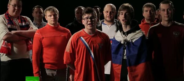 Brauciet droši, neko ļaunu nedarīsim: Krievijas futbola fani nodziedājuši dziesmu britu līdzjutējiem Brauciet droši, neko ļaunu nedarīsim: Krievijas futbola fani nodziedājuši dziesmu britu līdzjutējiem - Sputnik Latvija
