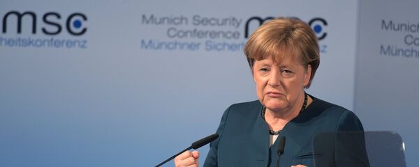 Канцлер ФРГ Ангела Меркель выступает на 53-й Мюнхенской конференции по безопасности Канцлер ФРГ Ангела Меркель выступает на 53-й Мюнхенской конференции по безопасности - Sputnik Latvija