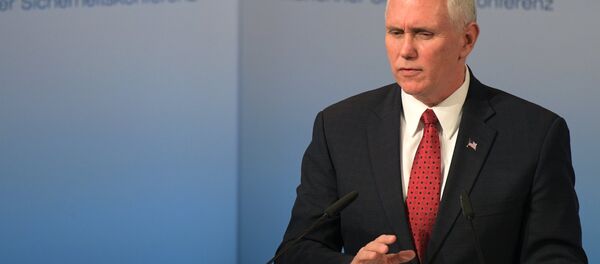 Вице-президент США Майк Пенс выступает на 53-й Мюнхенской конференции по безопасности Вице-президент США Майк Пенс выступает на 53-й Мюнхенской конференции по безопасности - Sputnik Латвия