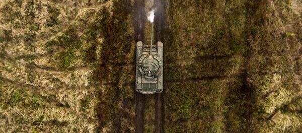 Учения танковых подразделений мотострелкового соединения ЮВО - Sputnik Латвия