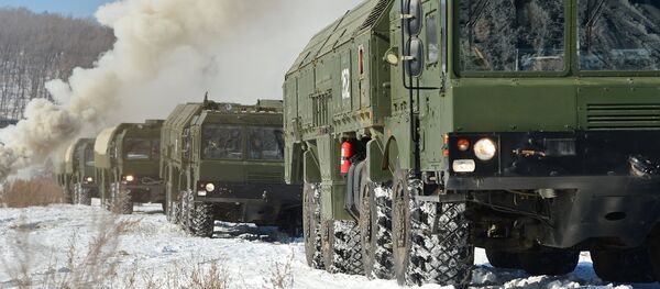 Оперативно-тактические ракетные комплексы Искандер-М Оперативно-тактические ракетные комплексы Искандер-М - Sputnik Latvija