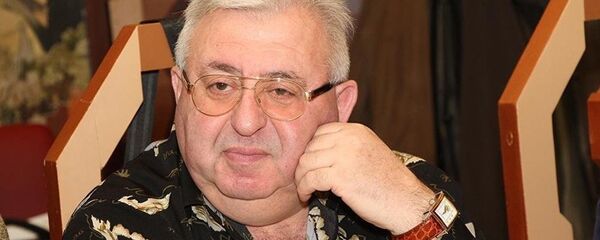 Interneta portāla Mobilnije telekommunikaciji galvenais redaktors Leontijs Bukšteins Interneta portāla Mobilnije telekommunikaciji galvenais redaktors Leontijs Bukšteins - Sputnik Latvija