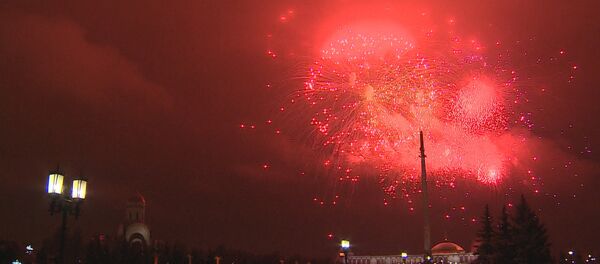 Праздничный салют в Москве в честь Дня защитника Отечества - Sputnik Латвия