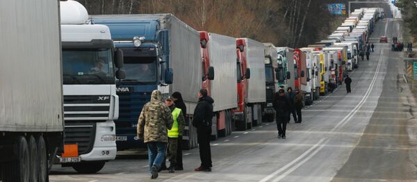 Очереди из грузовиков перед таможней в Польше - Sputnik Латвия