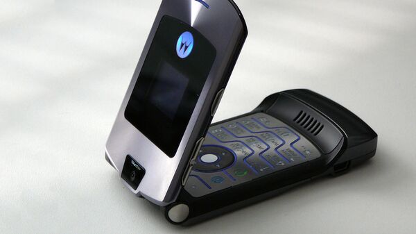 Motorola RAZR V3 - Sputnik Латвия