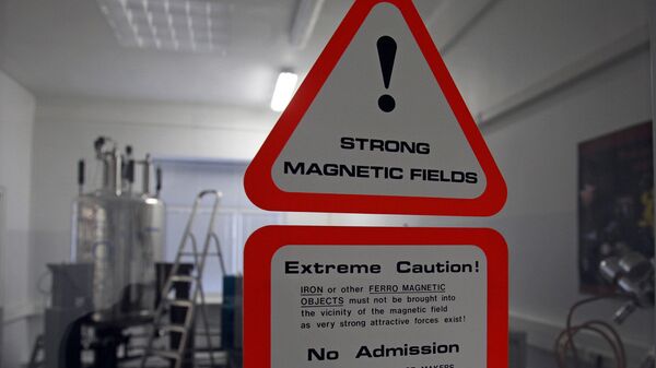 Большой аппарат ядерно-магнитного резонанса Большой аппарат ядерно-магнитного резонанса - Sputnik Латвия