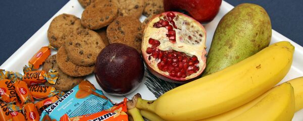 Продукты из топа-3 любимых лакомств латвийских детей - Sputnik Latvija