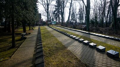 Братское захоронение советских солдат на Плескодальском кладбище