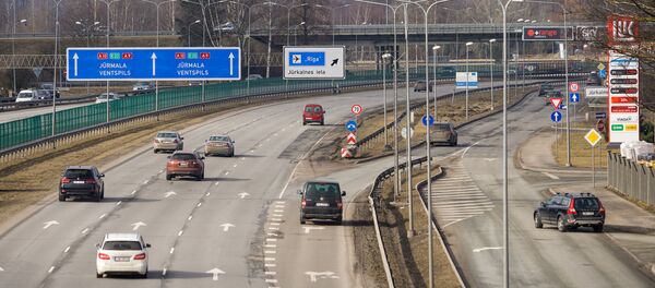 Юрмальское шоссе на участке Карла Ульманя гатве проходит по границе района Плескодале Юрмальское шоссе на участке Карла Ульманя гатве проходит по границе района Плескодале - Sputnik Latvija