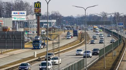 "Юрмальское шоссе" на участке Карла Ульманя гатве проходит по границе района Плескодале