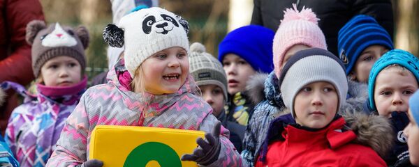 Дети учат тюленей считать - Sputnik Латвия