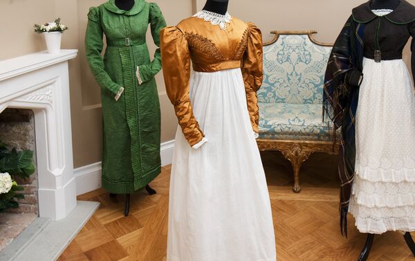 Выставка Мода эпохи романтизма в замке Фалль - Sputnik Латвия