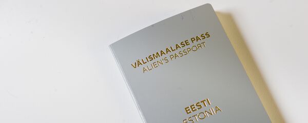 Серый паспорт негражданина Эстонии - Sputnik Латвия
