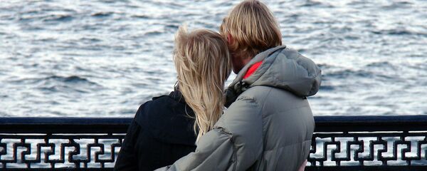 Молодые люди в городе - Sputnik Латвия