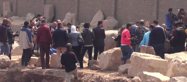 Археологическая находка в Каире: 8-метровая статая эпохи Рамзеса Великого Археологическая находка в Каире: 8-метровая статая эпохи Рамзеса Великого - Sputnik Latvija