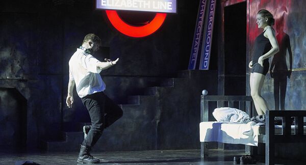 Сцена из спектакля Изгнание по пьесе Марюса Ивашкявичюса - Sputnik Латвия