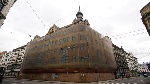 Заброшенный дом на углу улиц Марияс и Элизабетес - Sputnik Латвия