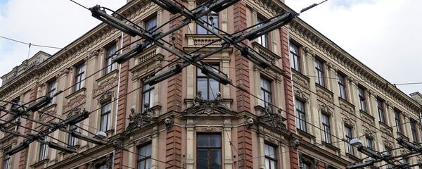 Заброшенный дом на углу улиц Александра Чака и Гертрудес - Sputnik Латвия