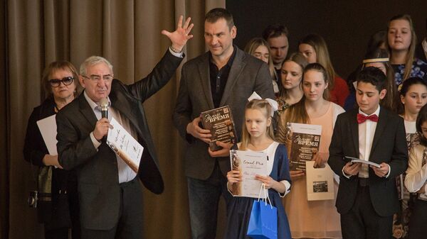 Михаил Казиник приглашает: в Риге состоится уникальный концерт-лекция для всей семьи Михаил Казиник приглашает: в Риге состоится уникальный концерт-лекция для всей семьи - Sputnik Латвия
