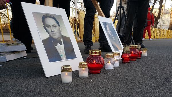 Антифашистский митинг у памятника Свободы вечером 16 марта - Sputnik Латвия