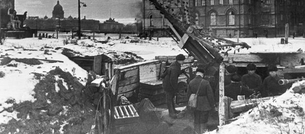 Cīņa Ļeņingradas blokādes dienās. Foto no arhīva Cīņa Ļeņingradas blokādes dienās. Foto no arhīva - Sputnik Latvija