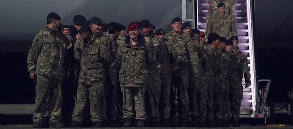 Самолет доставил солдат НАТО в Эстонию - Sputnik Латвия