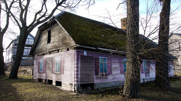 Заброшенный деревянный дом на Кипсале - Sputnik Латвия