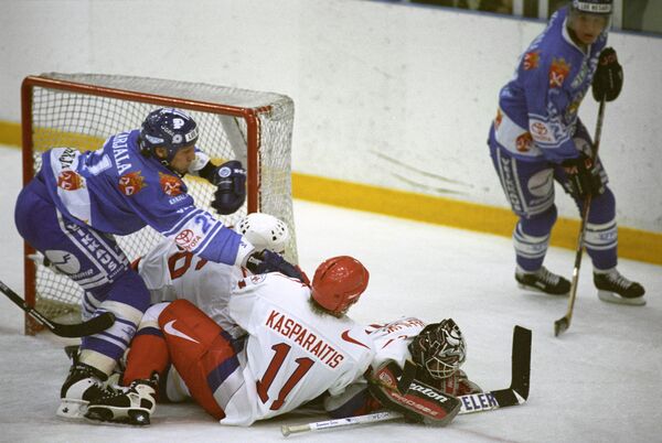 Товарищеский матч по хоккею между сборными командами России и Финляндии, 2010 год - Sputnik Латвия