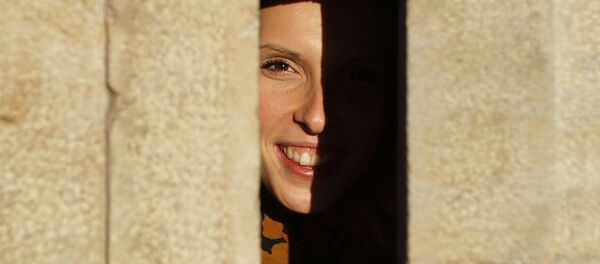 Улыбающаяся девушка - Sputnik Латвия