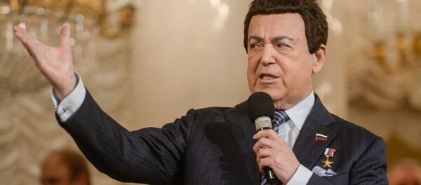 Певец Иосиф Кобзон Певец Иосиф Кобзон - Sputnik Латвия
